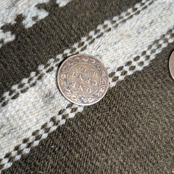 One Cent Vintage Coins - Picture 2 of 8